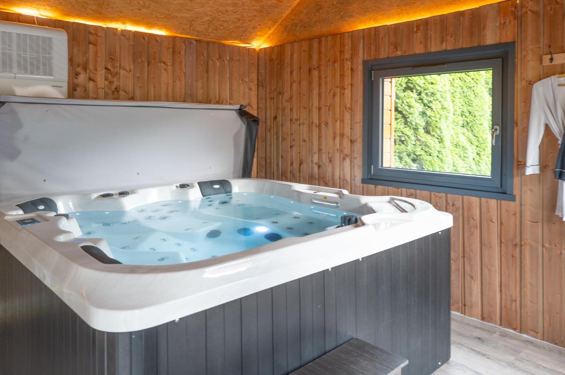 Chalet La Calougeotte, Jardin, Spa Et Sauna Prives Le Menil Bagian luar foto